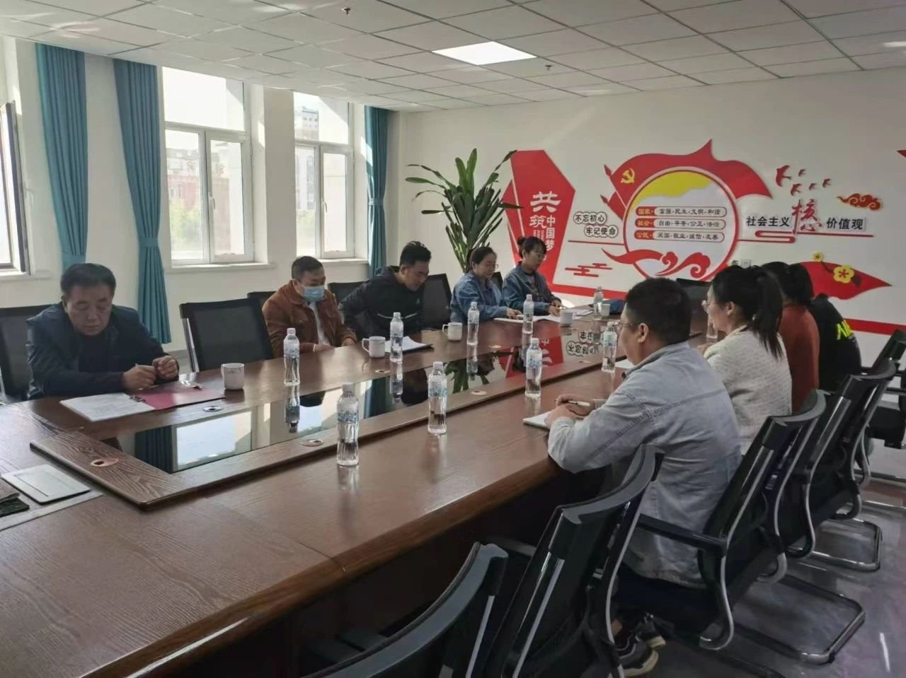 赌球网站锡林浩特市分局配合盟生态环境局开展生态环境检验检测机构监督检查