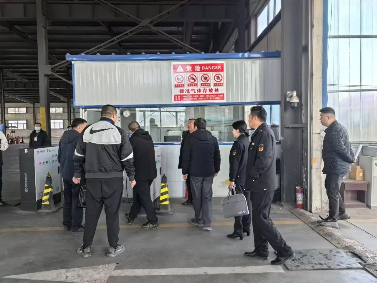 赌球网站锡林浩特市分局联合开展机动车检测机构专项检查