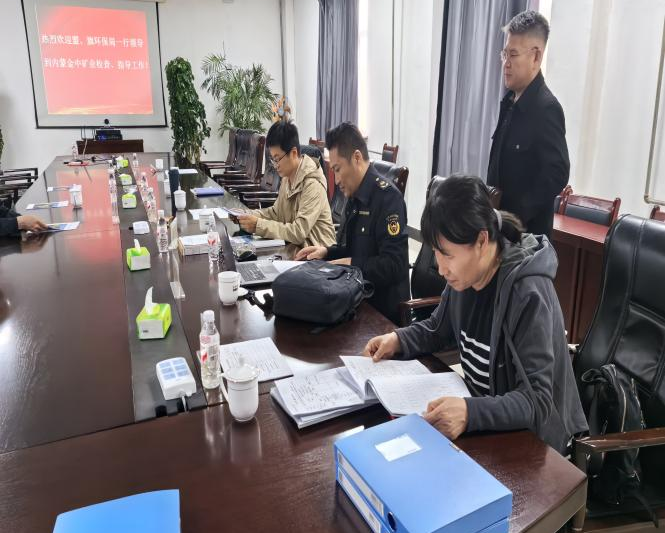 赌球网站综合行政执法支队到我旗开展 排污单位自行监测帮扶指导工作
