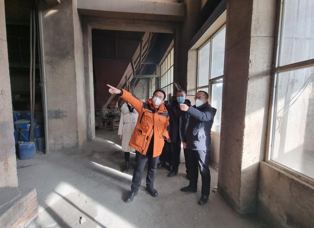 多伦县生态环境分局陪同县领导重点检查属地企业大气污染防治工作