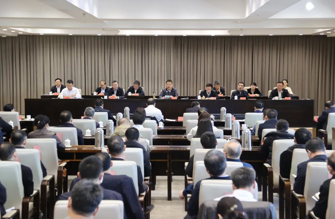 全盟优化营商环境和推进工业经济高质量发展大会在锡林浩特召开