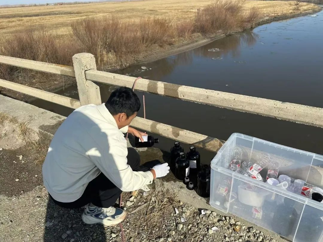 乌拉盖管理区生态环境监测站扎实开展技术练兵活动