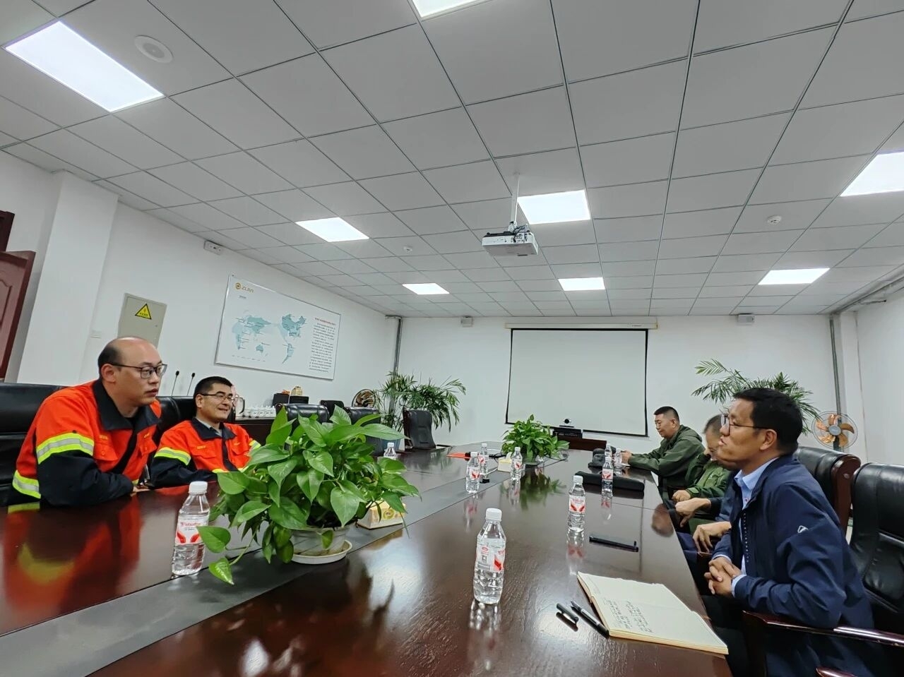 联合现场督导，推动项目落实——盟旗两级全球最大赌球网站门合力推动大气污染防治项目发挥实效