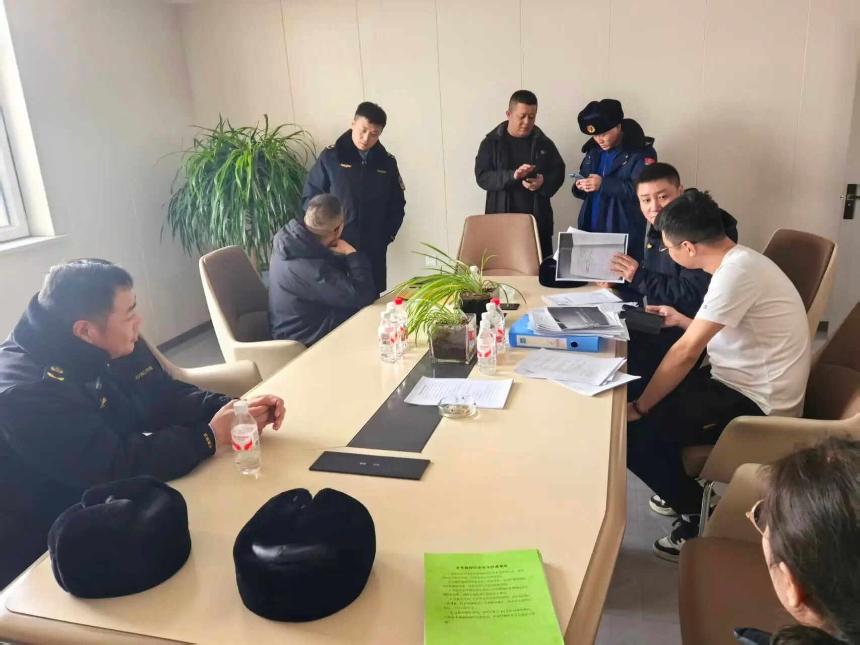 赌球网站东乌珠穆沁旗分局对珠恩嘎达布其口岸排污单位开展生态环境领域安全生产检查